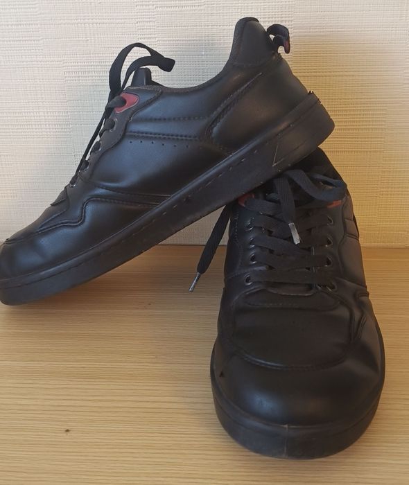 Кросівки розмір 38