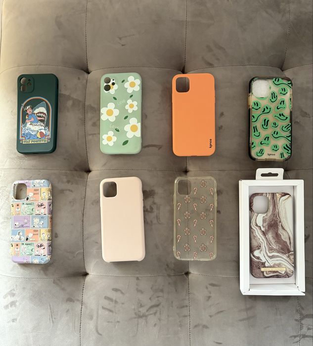 Capas iphone 11, em bom estado.