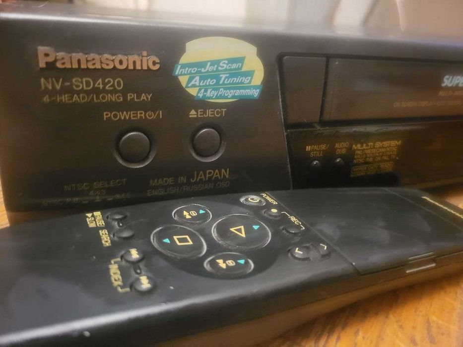 Відеомагнітофон Panasonic NV-SD420
1000 грн