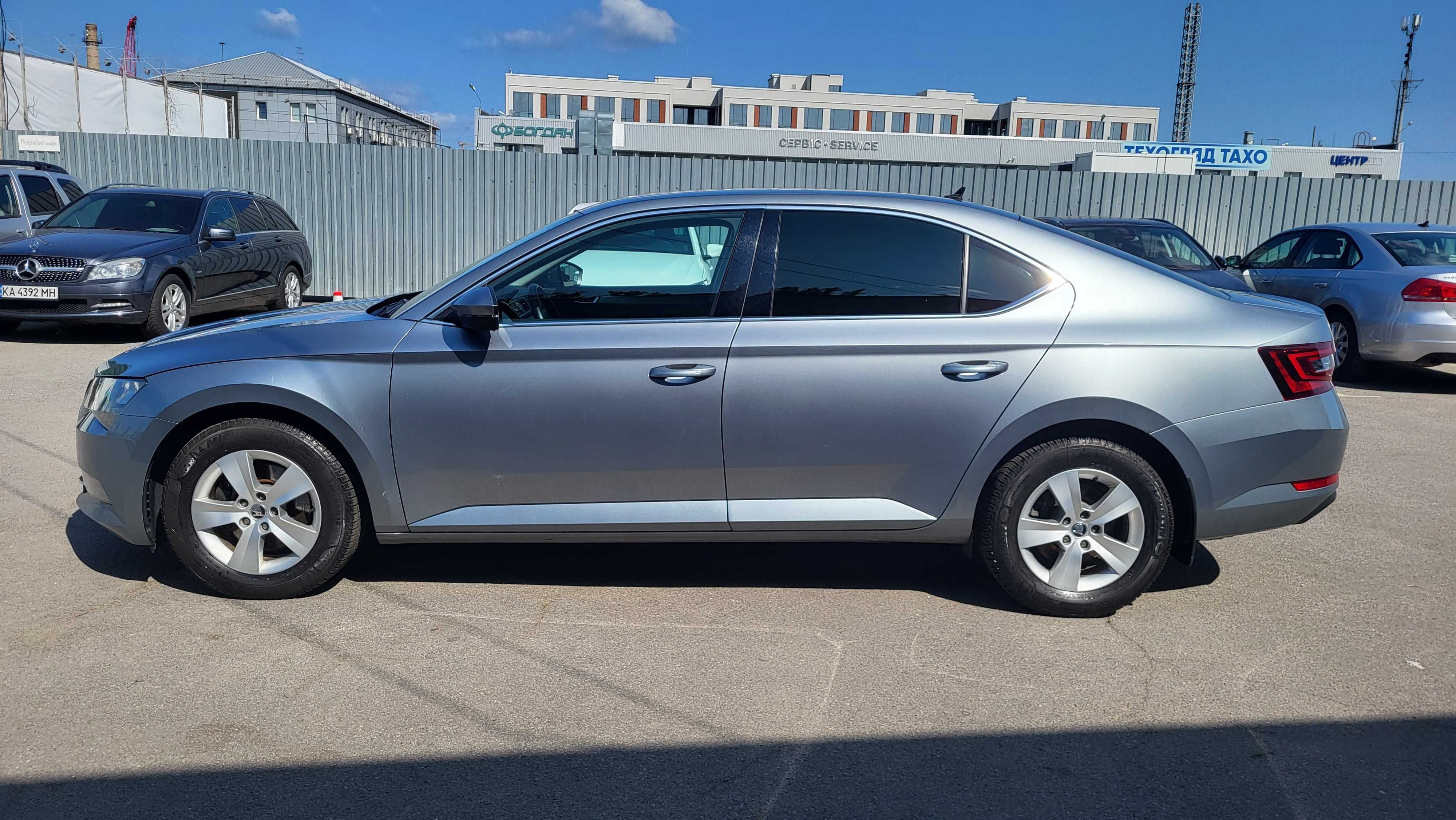 Авто Skoda Superb 2019 1.8tsi