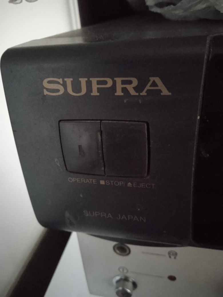 Відєоплеер Supra.