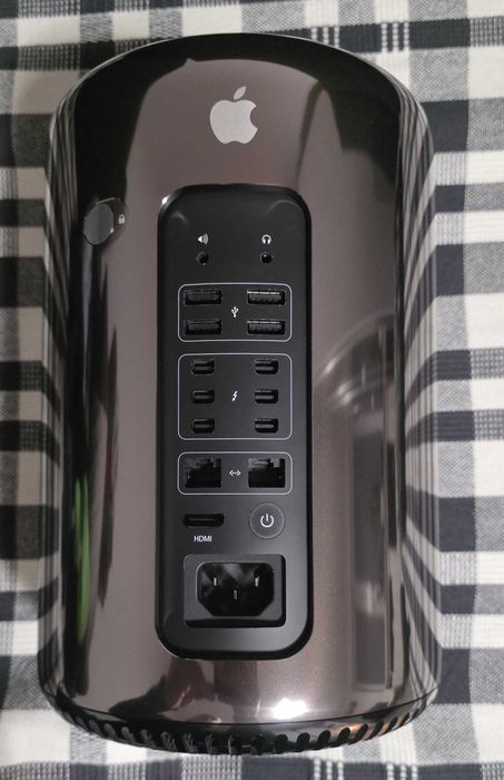 MAC PRO late 2013 3,7GHz Intel xeon E5, SSD 250GB