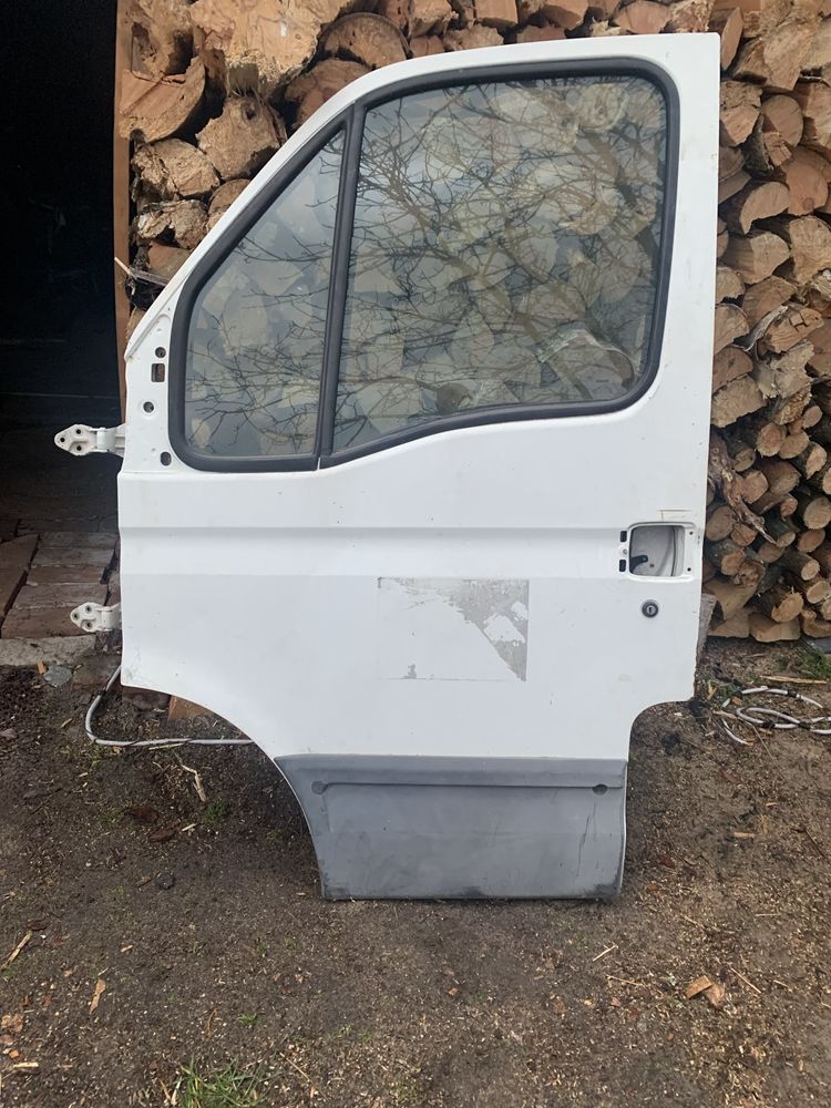 Drzwi biale iveco daily