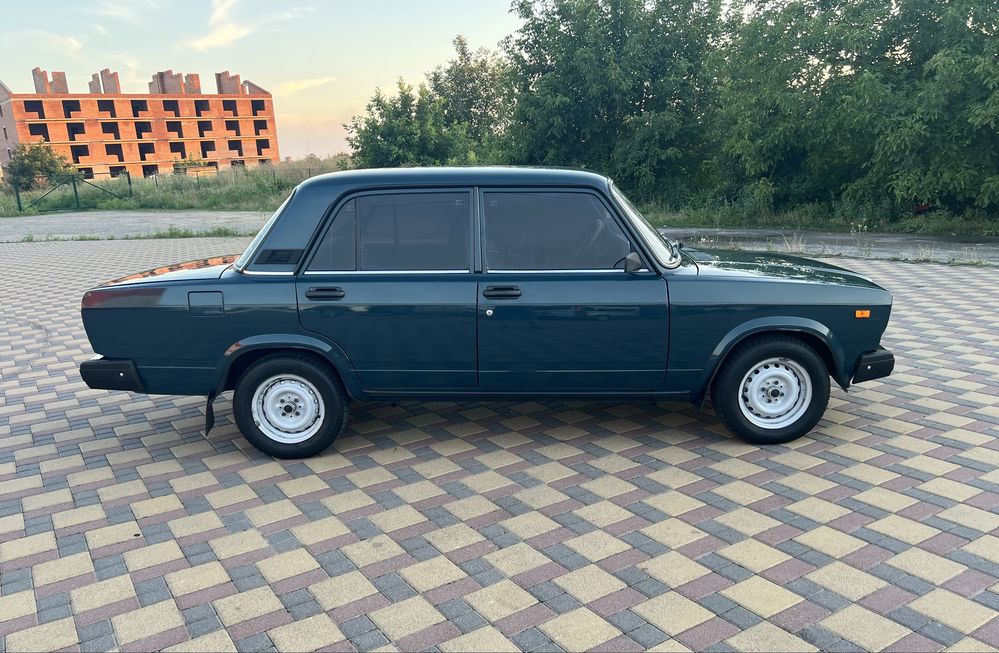 Ваз 2107 Не фарбована.