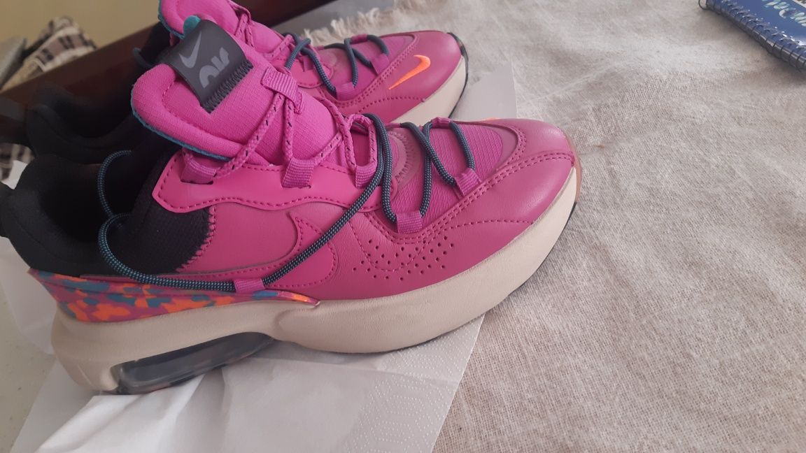 Кроссовки Nike оригинал 36-36,5