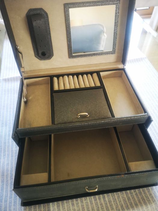 Guarda Joias e bijuteria