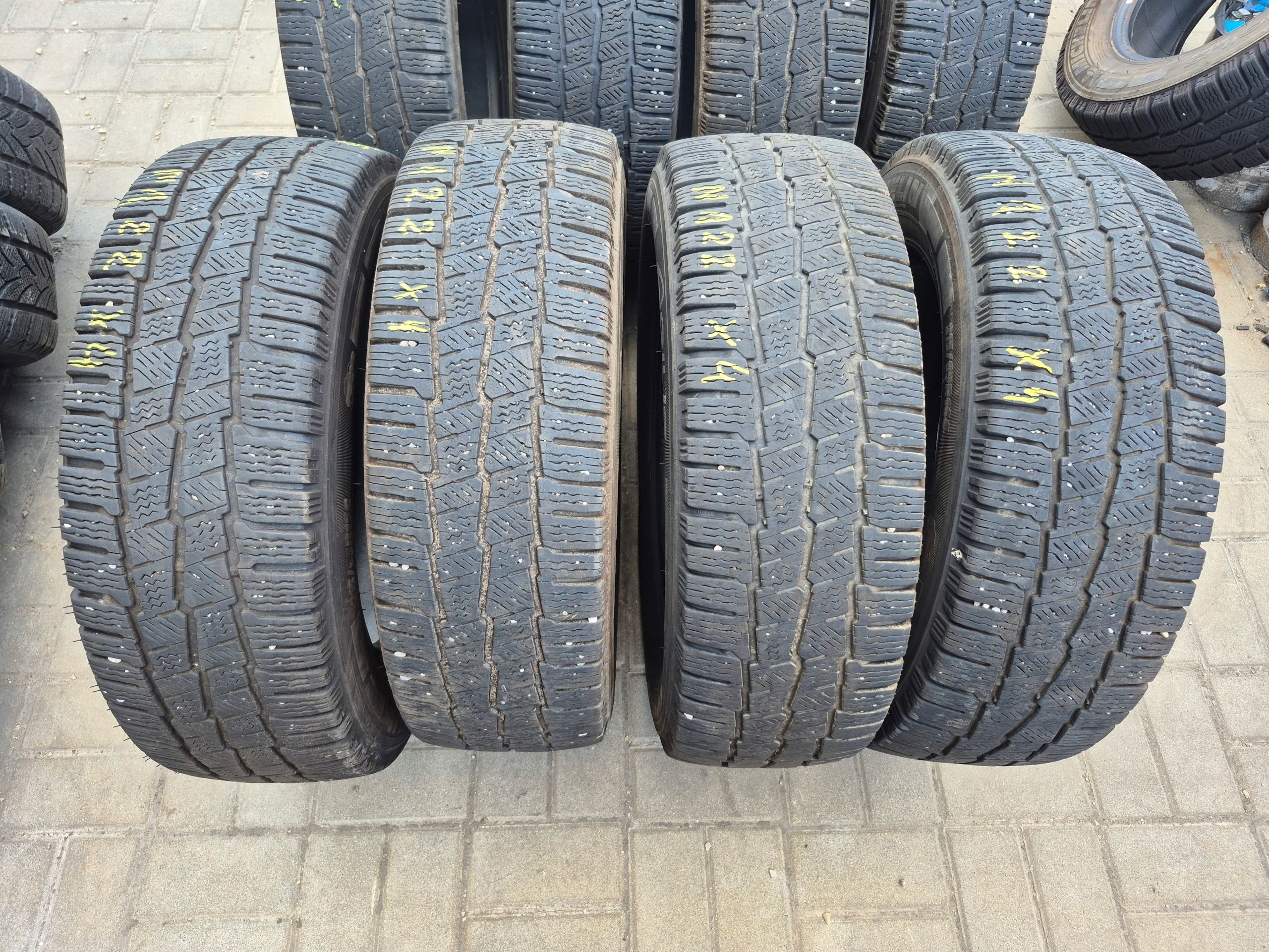 Michelin Agilis Alpin 215/65R16C 109/107R 22R 4X