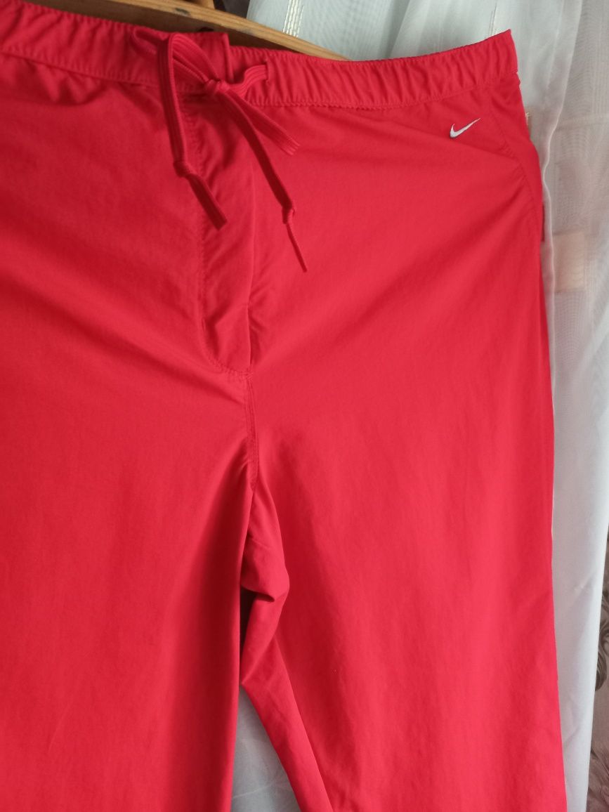 Женские спортивные и летние шорты и брюки спортивного стиля NIKE