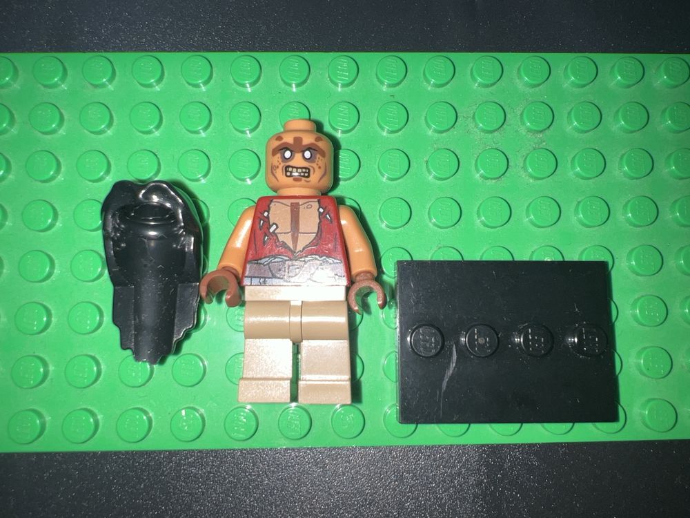 Minifigurka Lego - Yeoman zombie - poc027