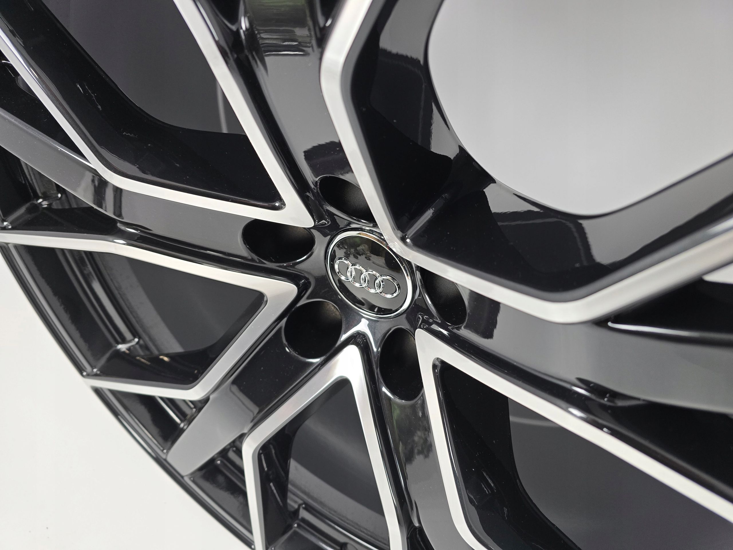 NOWE Oryginalne Felgi Audi 22 RS6 RS7 A8 S8 Q5 SQ5 Q7 SQ7 Q8 SQ8 Etron