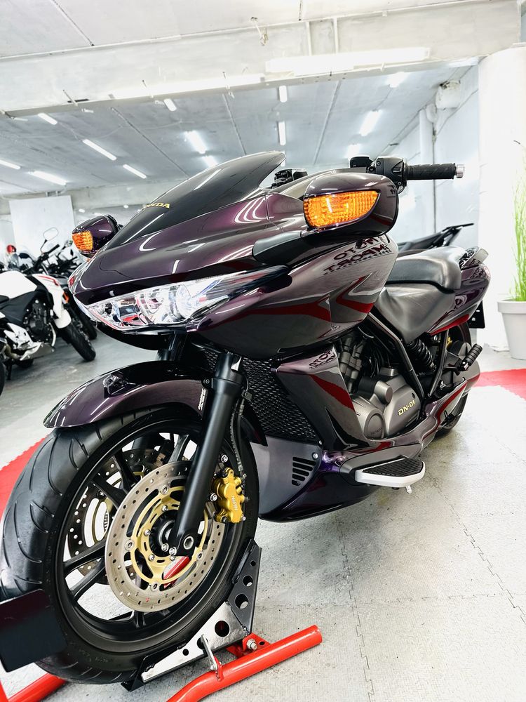 мотоцикл Honda DN-01 ABS АВТОМАТ з Японії+ є доставка