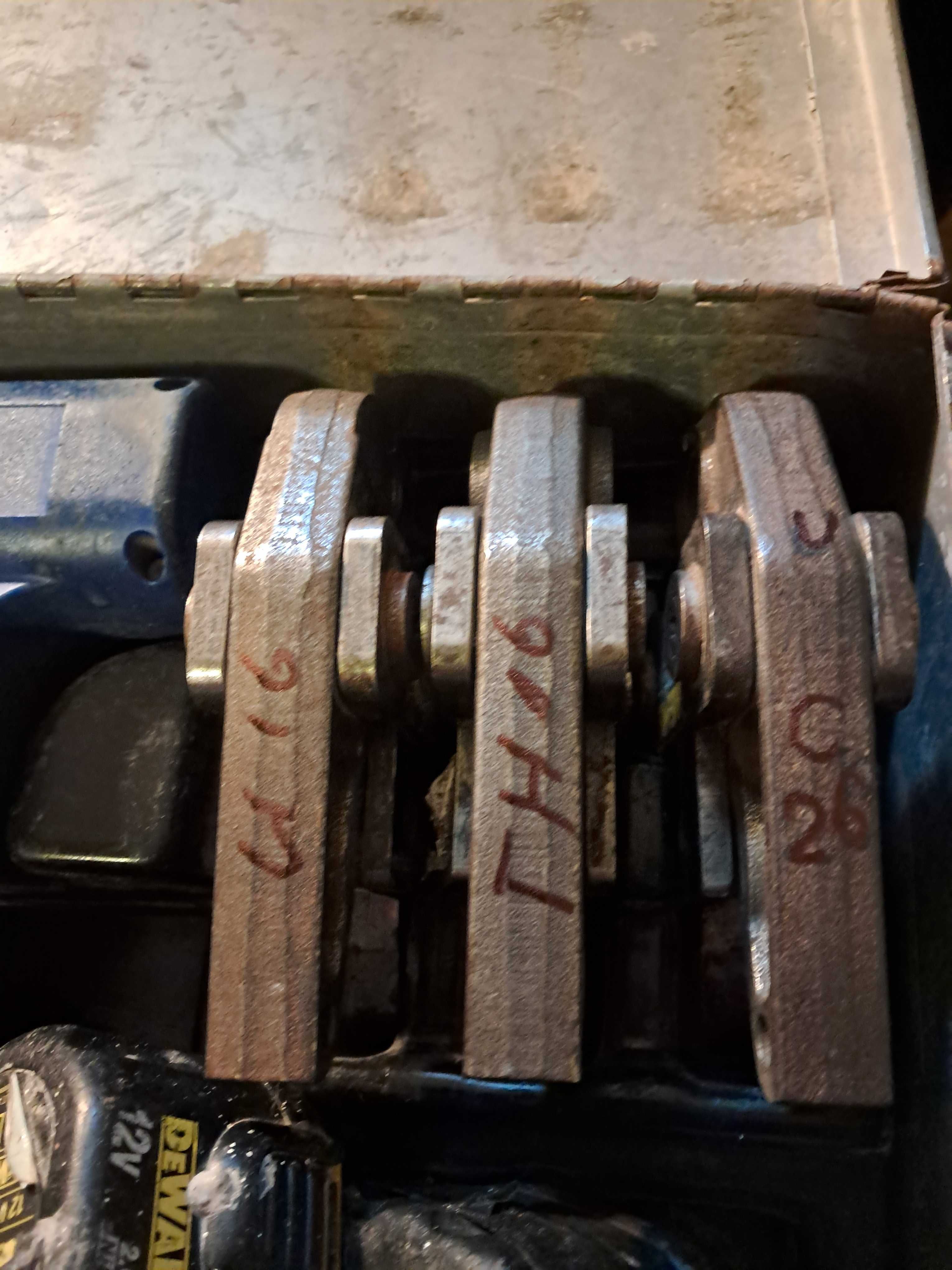 Zaciskarka do rur akumulatorowa 12V
