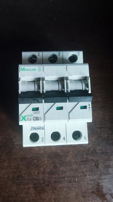 Автоматический выключатель Moeller Xpole PL6-C50/3 50A, 3-полюсный