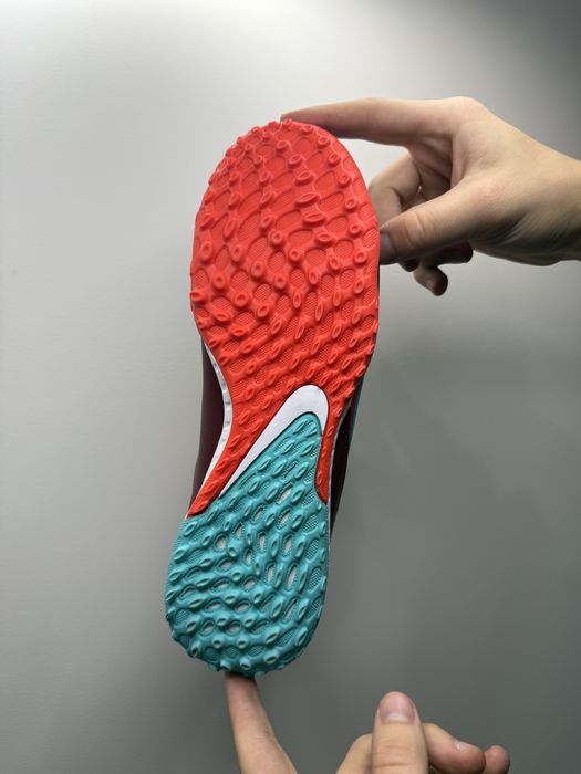 Сороконіжки nike tiempo