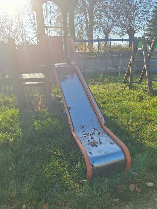 Huśtawka plac zabaw zjeżdżalnia