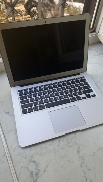 Продам MacBook Air 13 2015 года