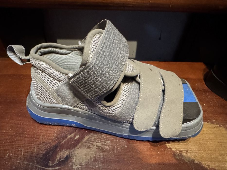 But pooperacyjny, ortopedyczny