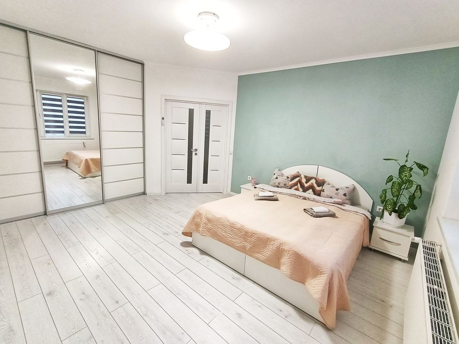 ВІЛЬНА квартира! Руська, ЦЕНТР. Новобудова подобово, погодинно!Все є!