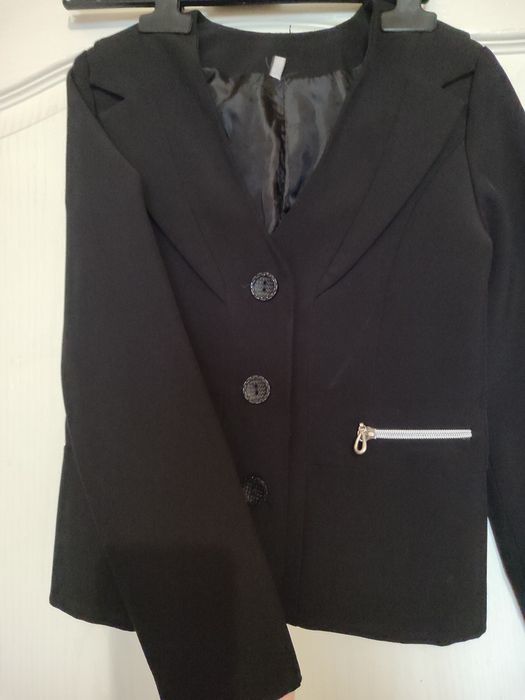 Піджак на дівчинку