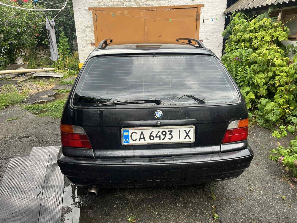 BMW 320i універсал