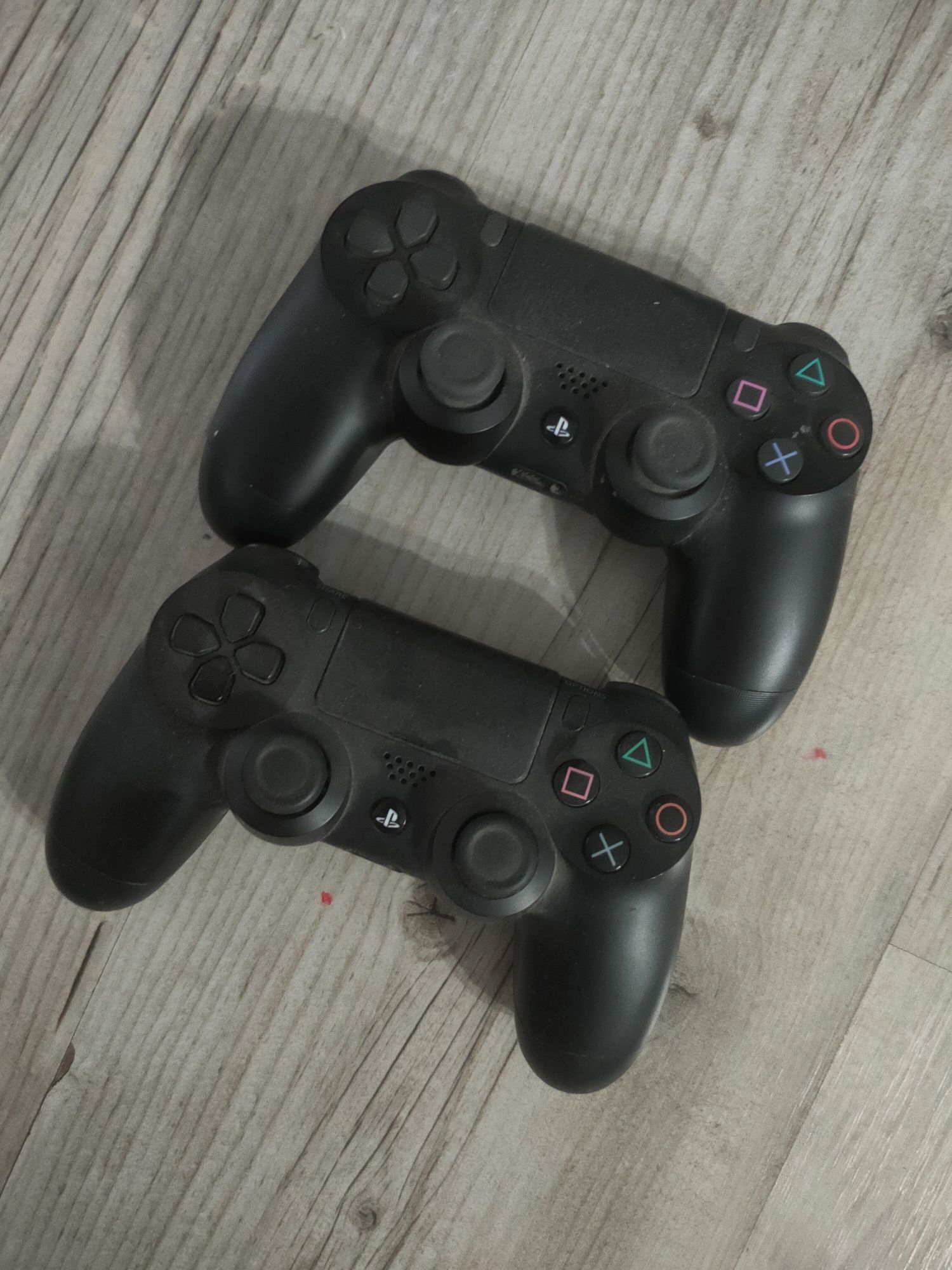 Konsola PS4 pady i gry