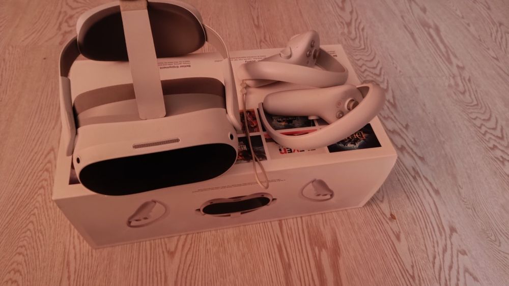 Продаю VR-шолом Pico 4 

Стан: відмінний, повна