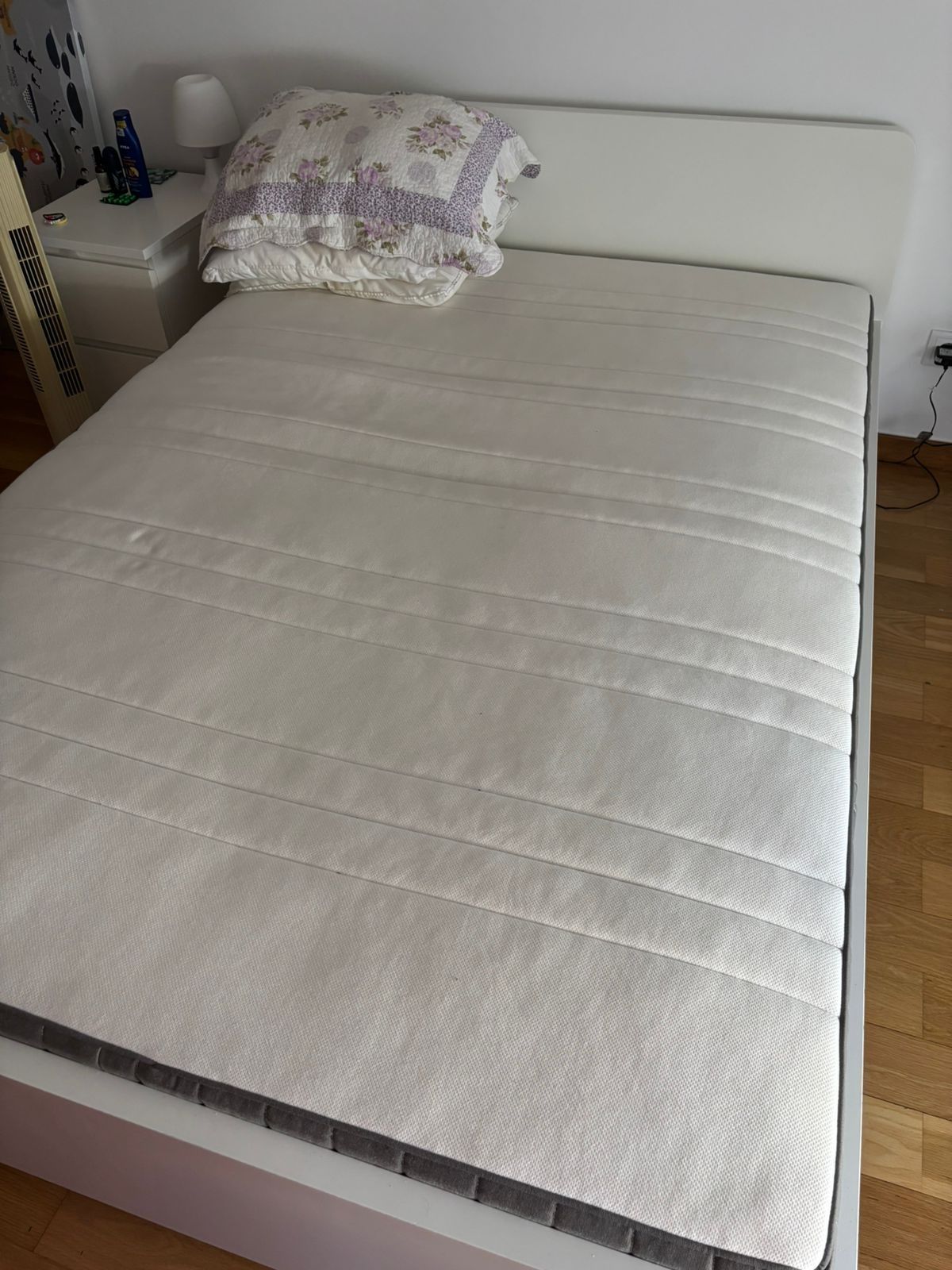 Cama casal  ikea 140/200
