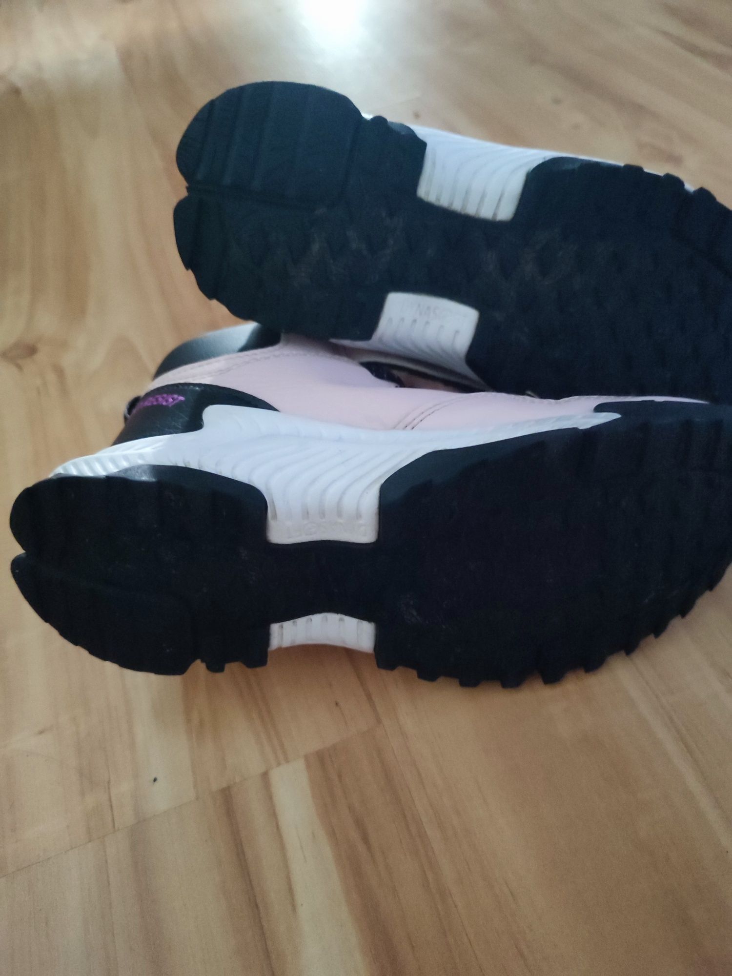 Buty dla dziewczynki New Balance
