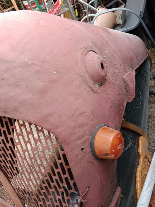 Maska ciągnika C328