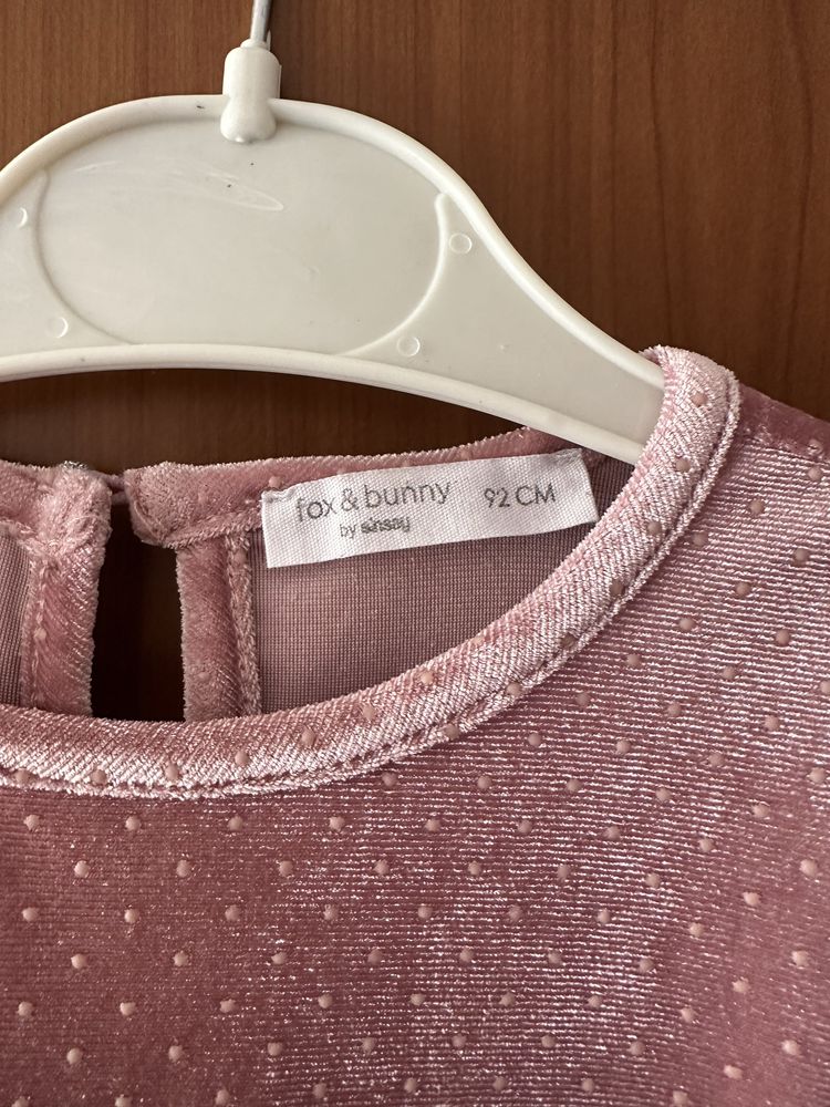 Piękna welurowa sukienka roz 92