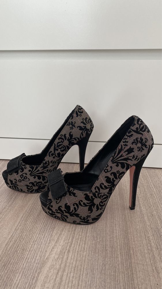 Sapatos pin up couture 36