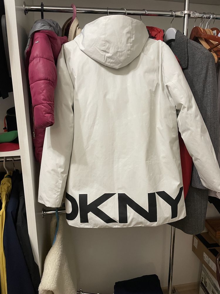Парка пуховик DKNY в ідеальному стані