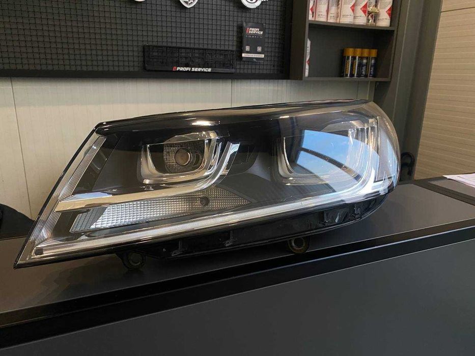 Фара ліва Фари VW Touareg Туарег 2015-2018 рестайлінг LED Європа