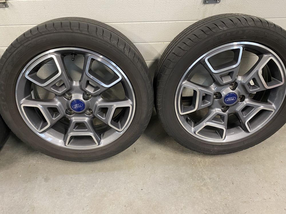 Koła Felgi aluminiowe z oponami Ford 17 cali 4x108.