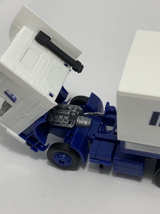Scania com reboque da Herpa escala H0 1/87