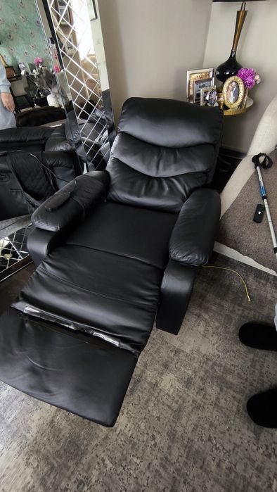 Cadeirão reclinável.