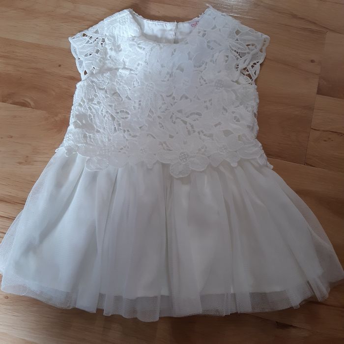 Nowa bez metki Sukienka do chrztu 74