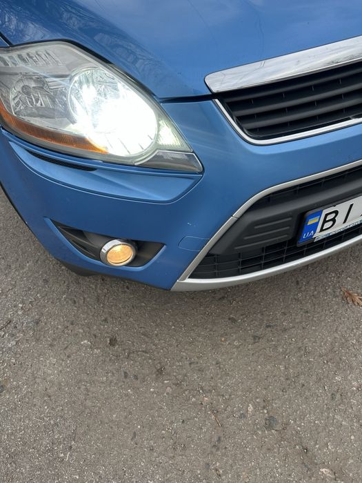 Ford Kuga бензин 2,5 2010 року
