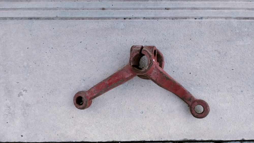 Важіль поворотний Т-25