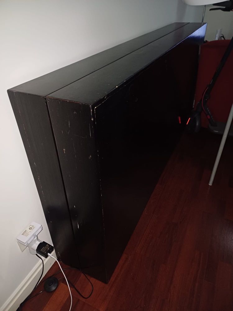 Estrado de cama em bom estado