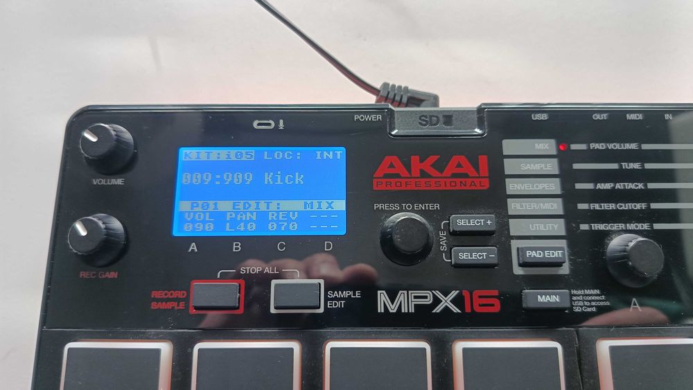 Sampler AKAI MPX16