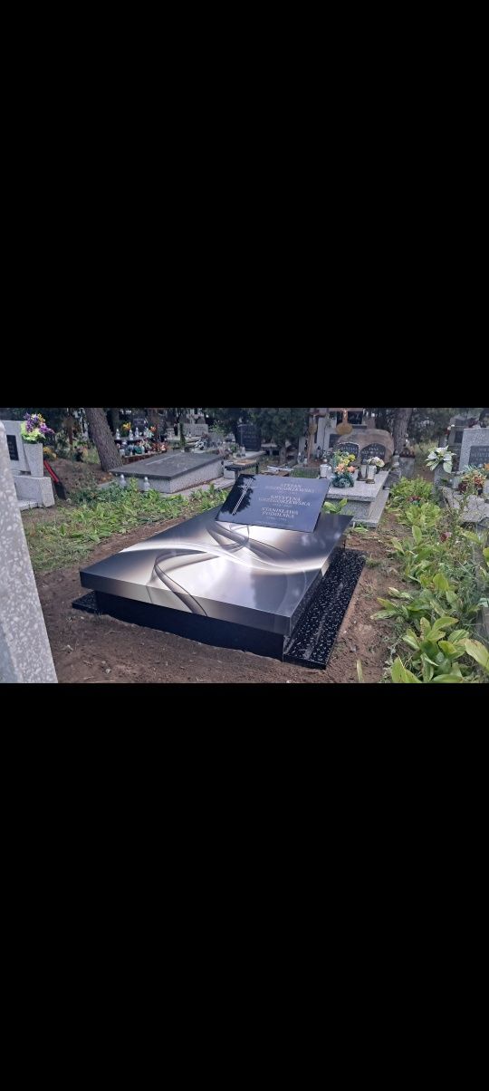 Tani ekskluzywny nagrobek kompozytowy.