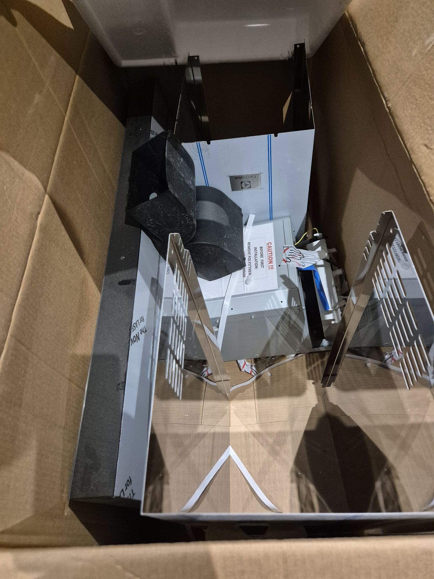 Sprzedam Okap elektrolux LFT769X stan nowy