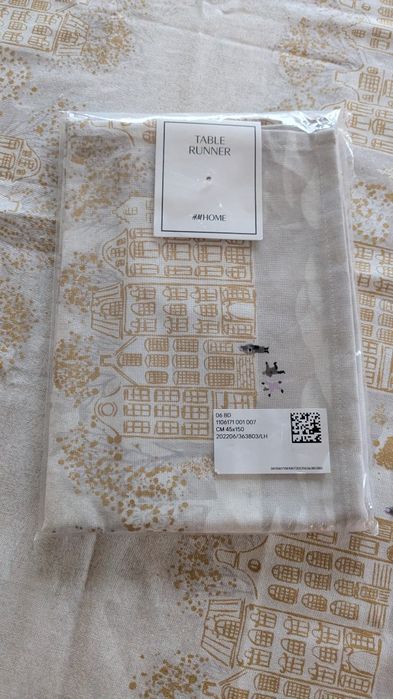 Bieżnik H&M kamieniczki obrus święta