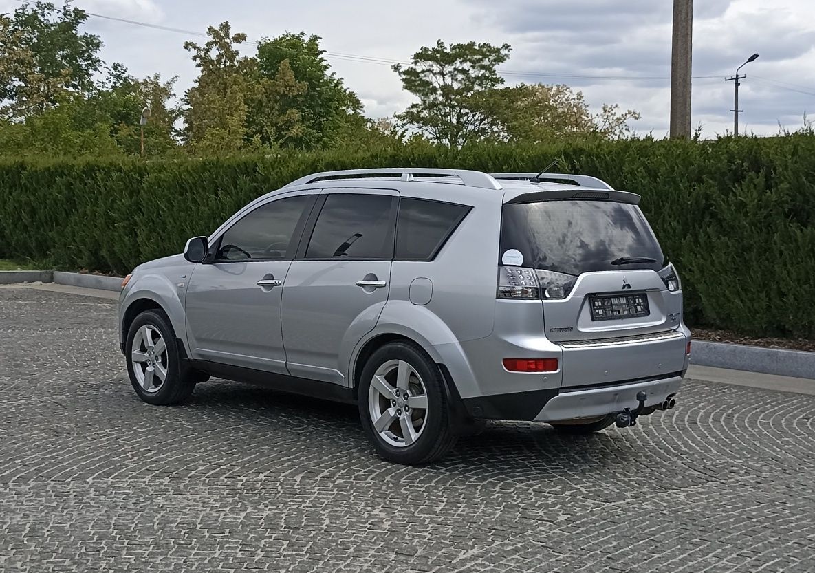 Mitsubishi Outlander XL 3.0 V6