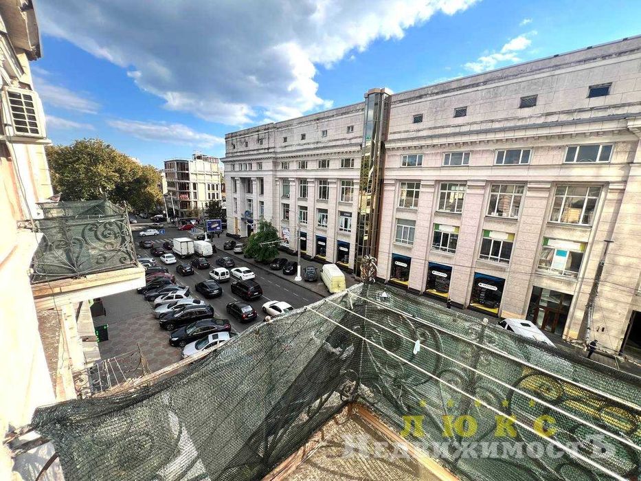 Продам 4 ком. квартиру ул. Малая Арнаутская, 52