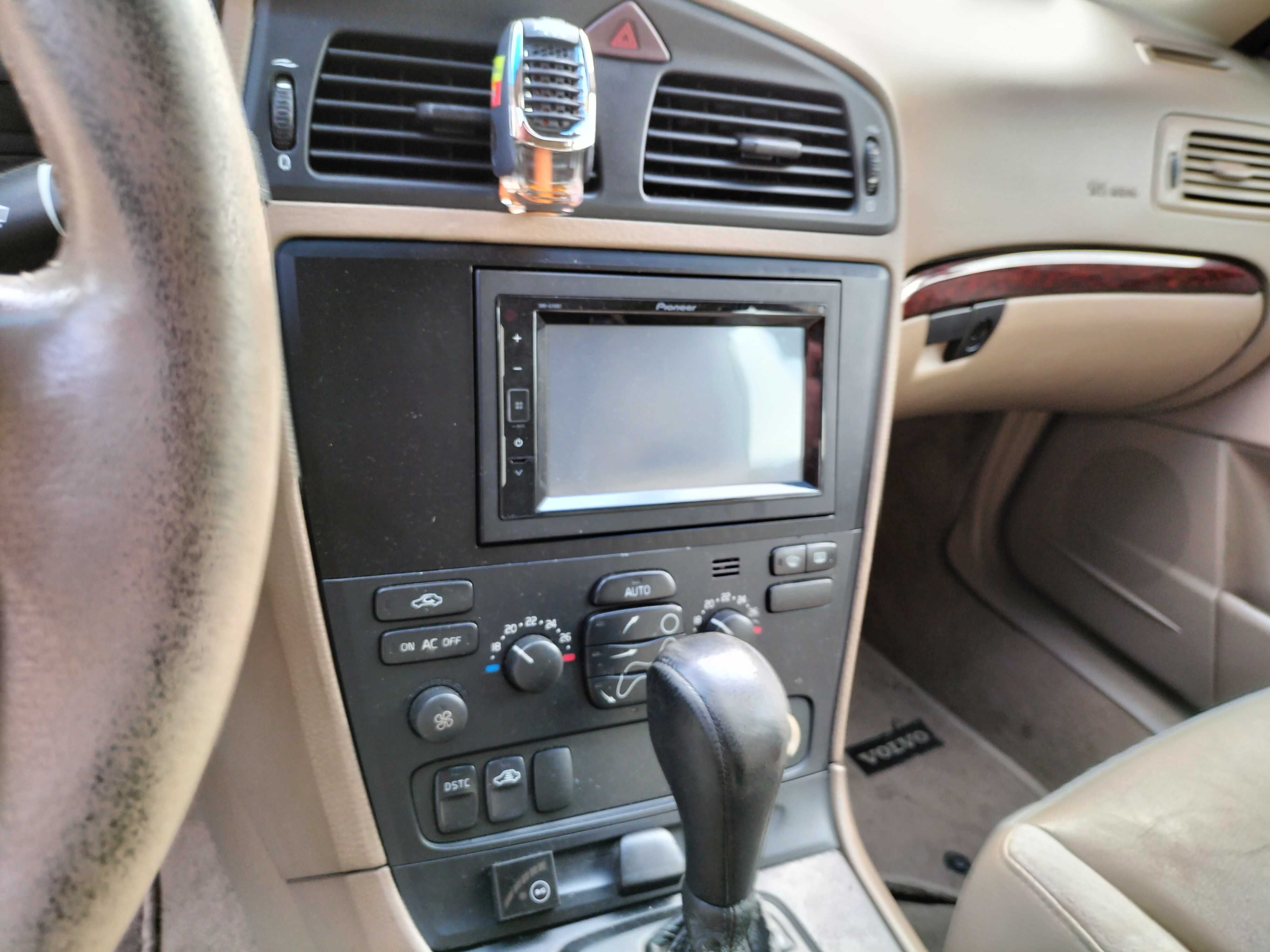 Volvo V70 2,4 170km LPG