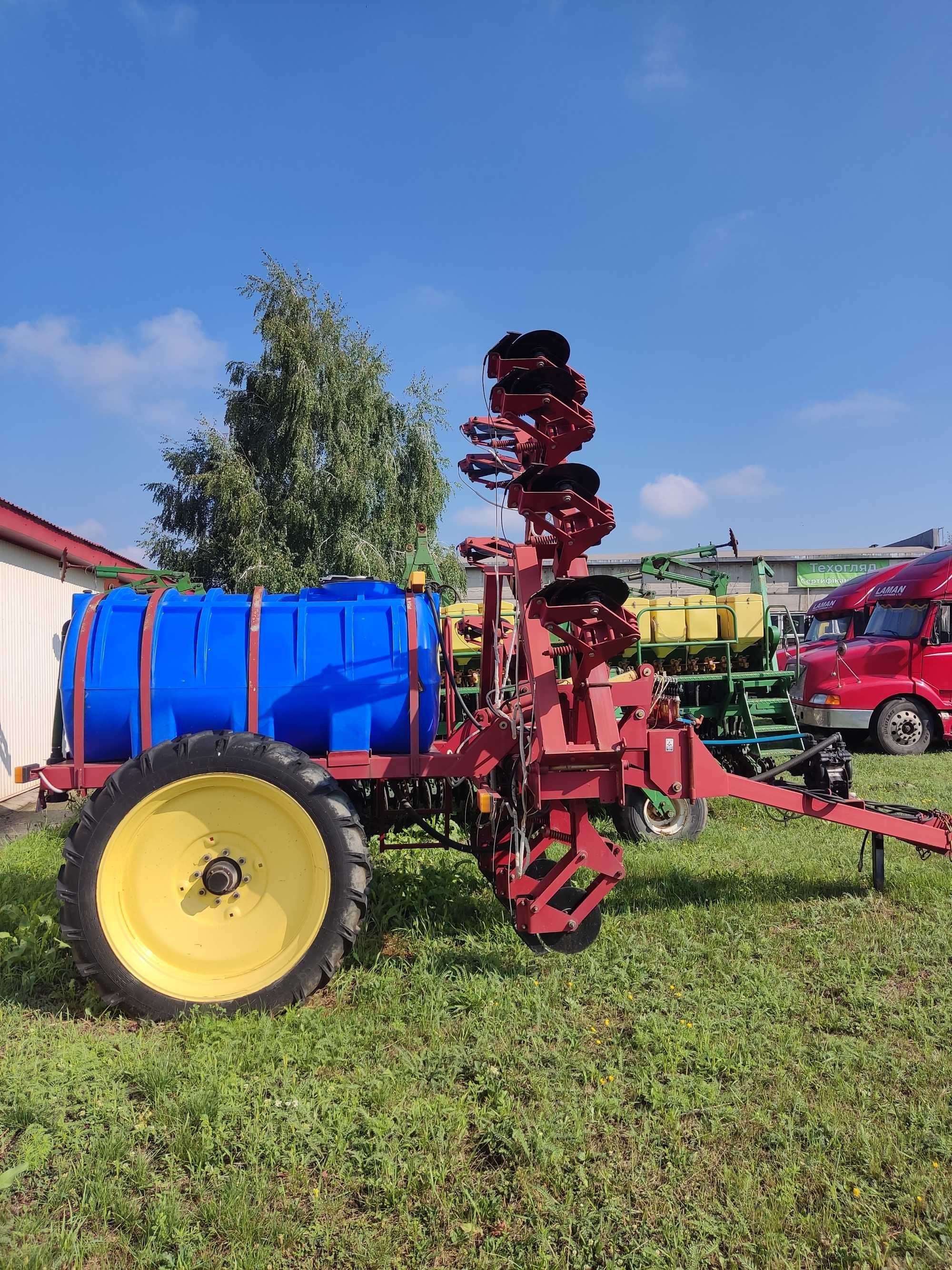 Аплікатор для внесення рідких добрив КАС