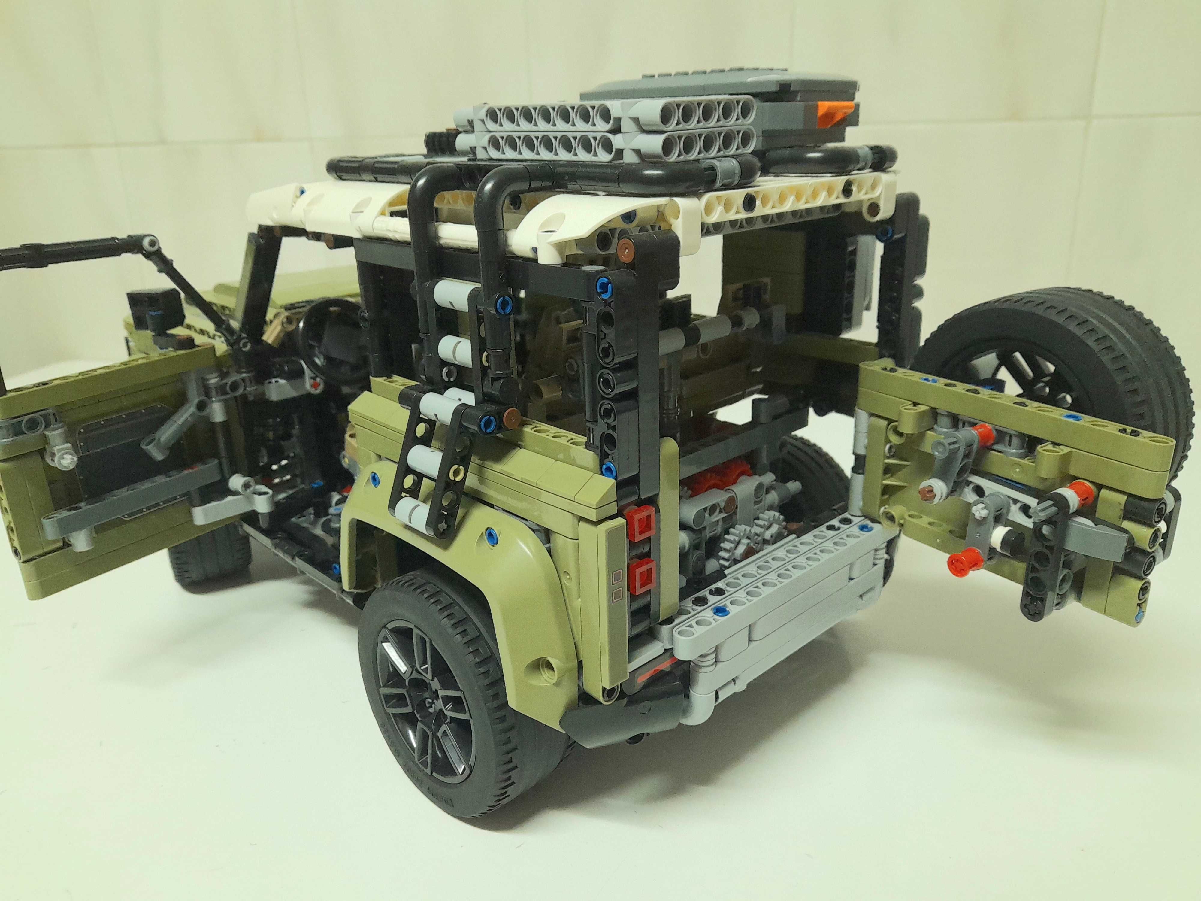 Lego Thecnic Land Rover Defender