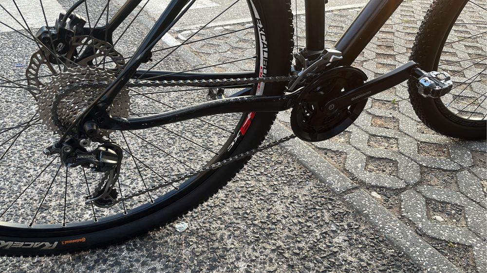 Bicicleta btt roda 29 specialized rockhopper